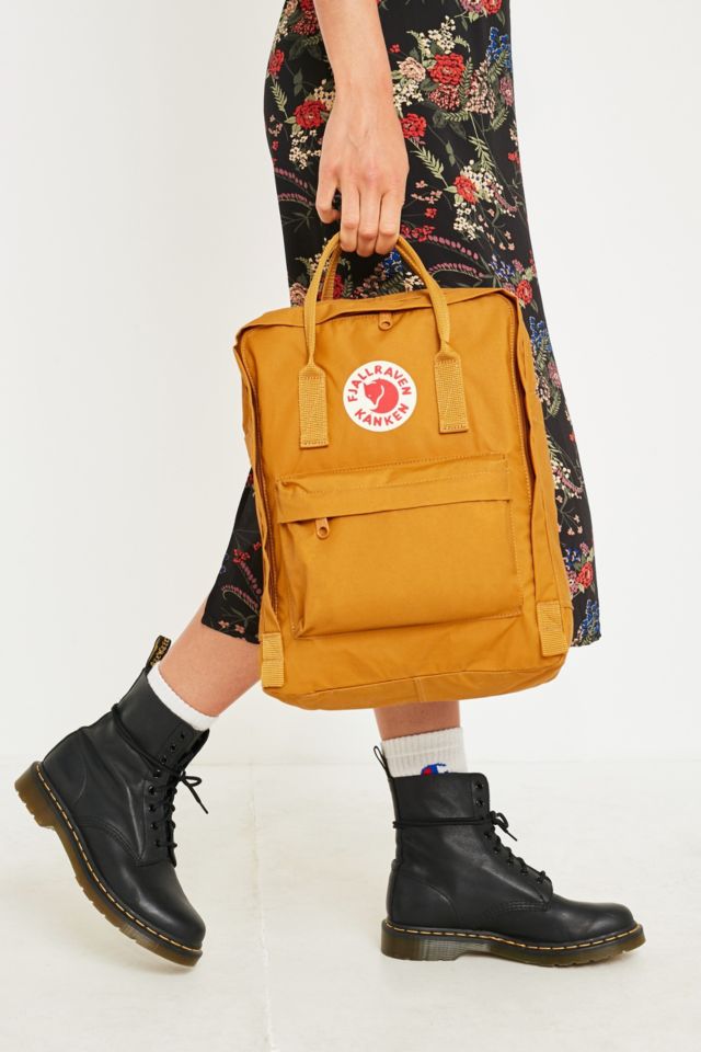 speler voor pols Fjallraven Kanken Acorn Brown Backpack | Urban Outfitters UK