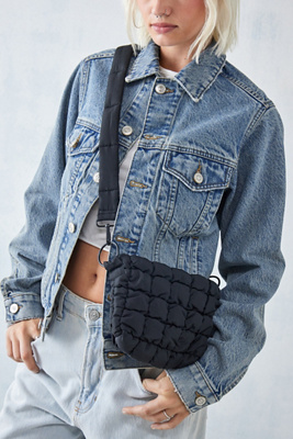 【センスUP】Urban Outfitters Karo Quilted スリングバッグ UO Karo Quilted Sling Bag | Urban Outfitters