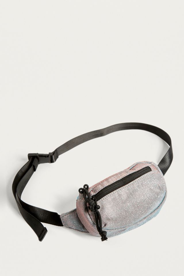 Urban Outfitters – Glitzernde Basic-Gürteltasche zum Umhängen #1