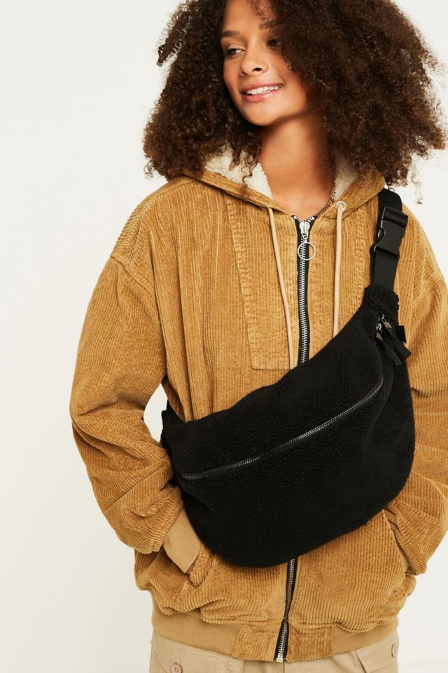 BDG Sac banane oversize en polaire