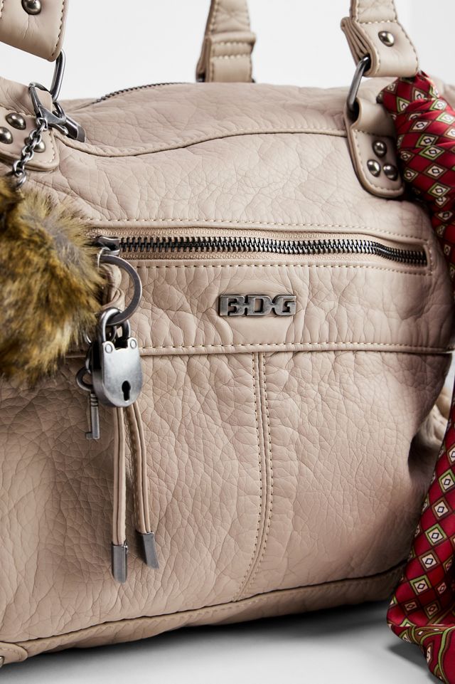 BDG Cindy Gewaschene Kunstleder-Tasche mit Herzanhänger #2