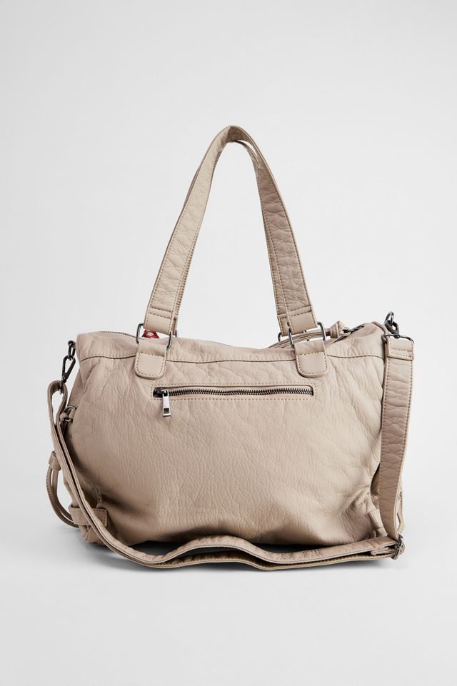 BDG Cindy Gewaschene Kunstleder-Tasche mit Herzanhänger #4