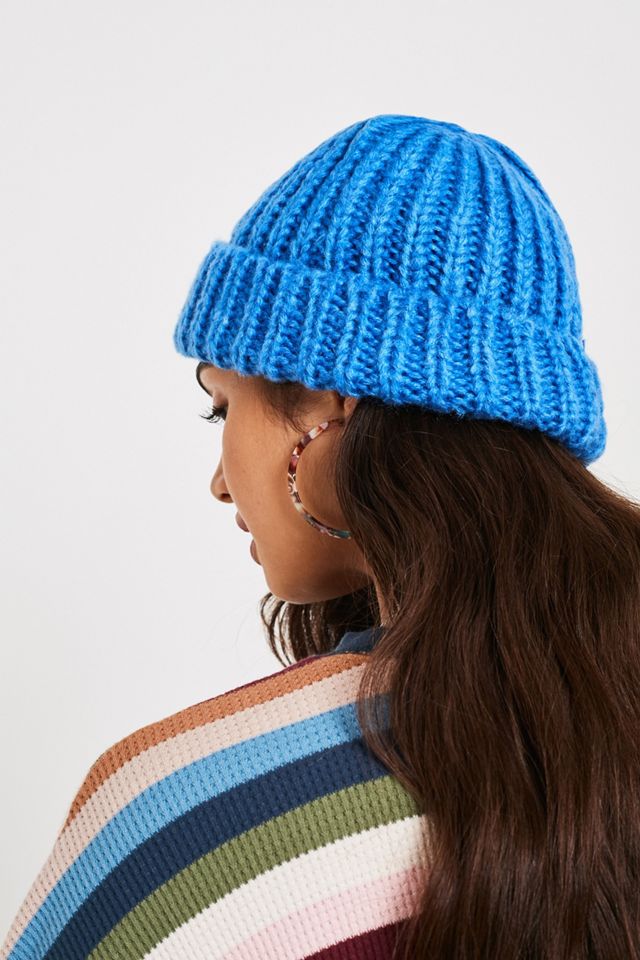 Urban Outfitters – Gestrickte Beanie „Femme“ #2