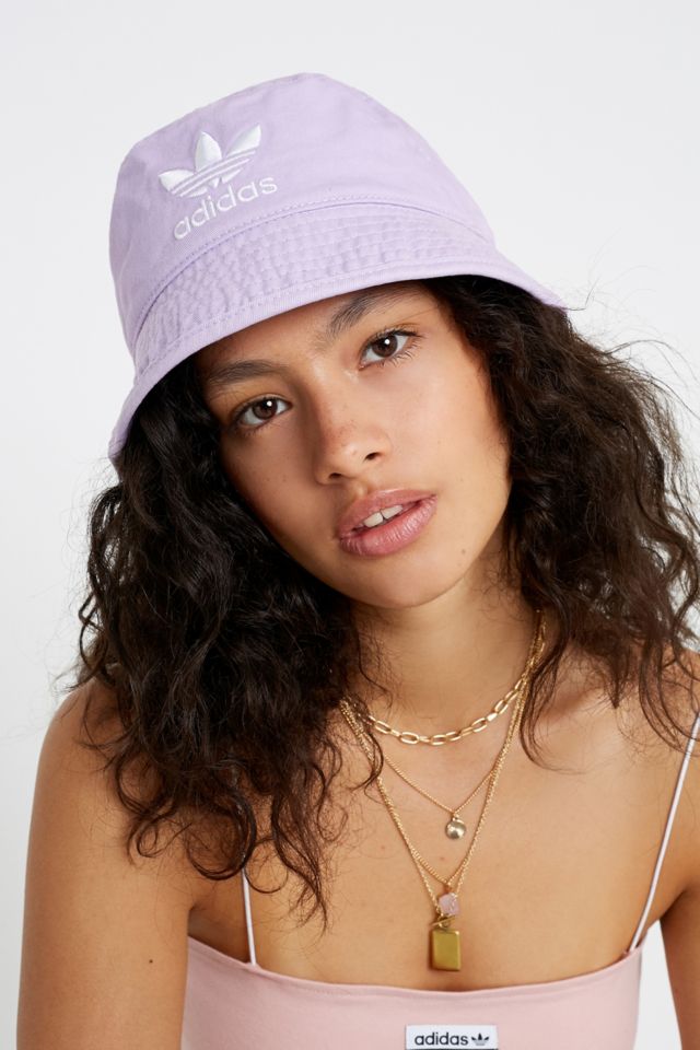 Adidas bucket hot sale hat adicolor