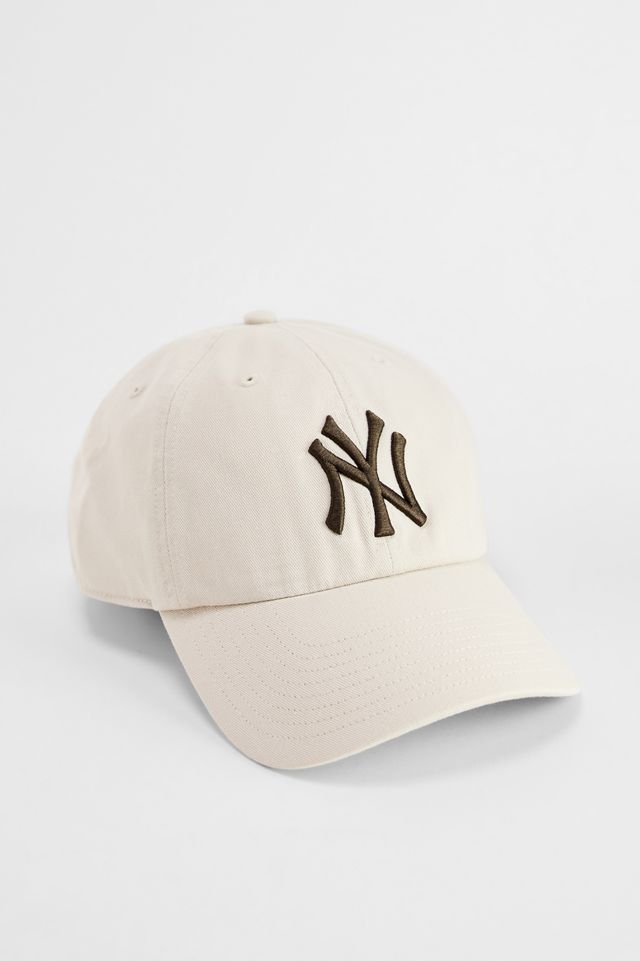 Cappello Clean Up Color Crema Esclusiva UO '47 Brand #1