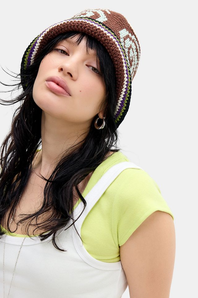 Cappello a Secchiello Lavorato a Maglia con Spirale UO #1