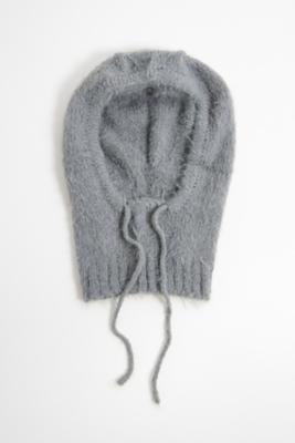 UO Kody Fluffy Knitted Hood par en taille: TAILLE UNIQUE - Urban Outfitters - Modalova