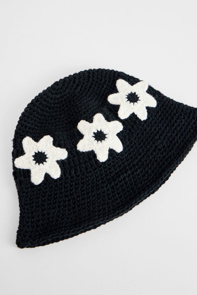 UO Flower Knit Bucket Hat #3