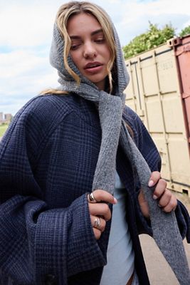 Sciarpa a Maglia con Cappuccio UO Philippa