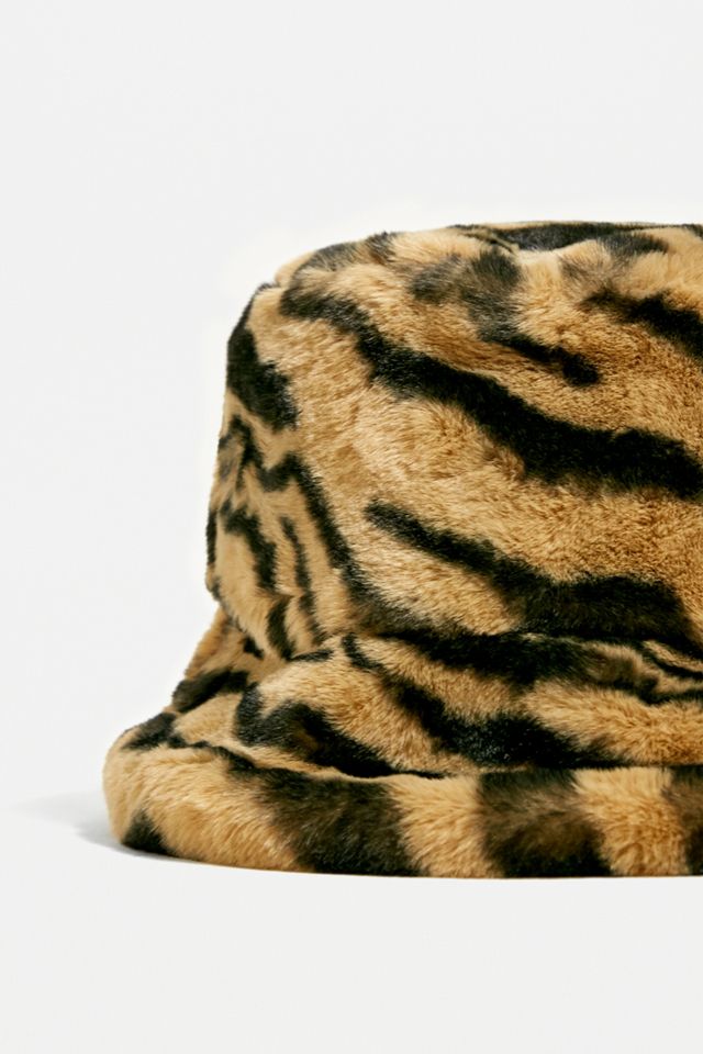 Cappello a Secchiello in Pelliccia UO #2