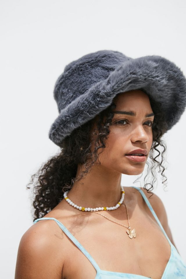 Oversized best sale bucket hat