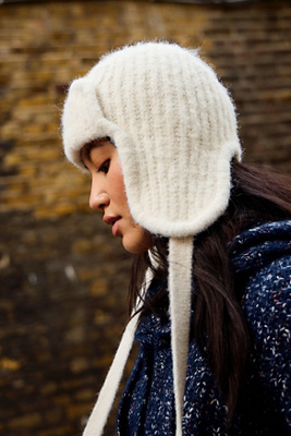 UO Agnes Knit Trapper Hat - Cream at Urban Outfitters