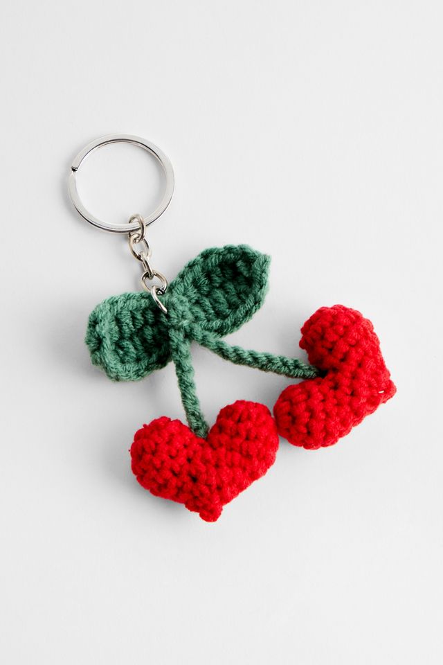 UO Gestrickter Kirsch-Herz Schlüsselanhänger #1