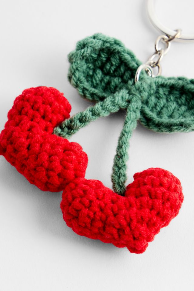 UO Gestrickter Kirsch-Herz Schlüsselanhänger #2
