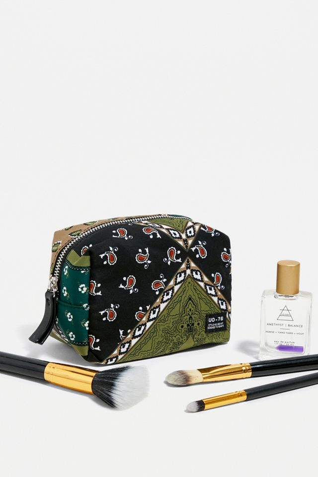 Bolsa de maquillaje UO Bandana Patchwork