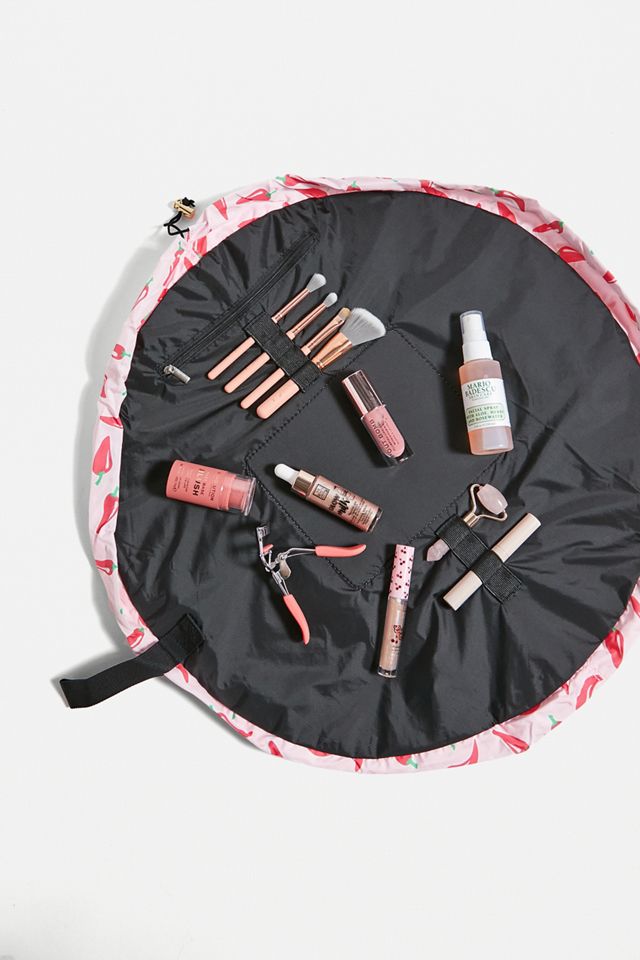 The Flat Lay Co. Chillies Borsa per il Trucco Flat Lay #1