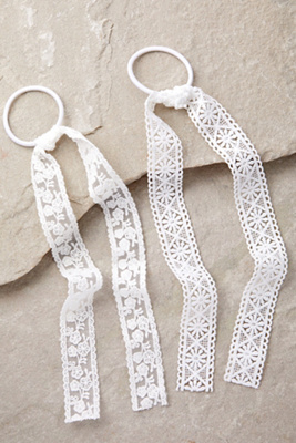 GroomBrideGifts Satin-Haargummis – 6er Set, Rutschfest, Haarschonend, In Weiß & Beige