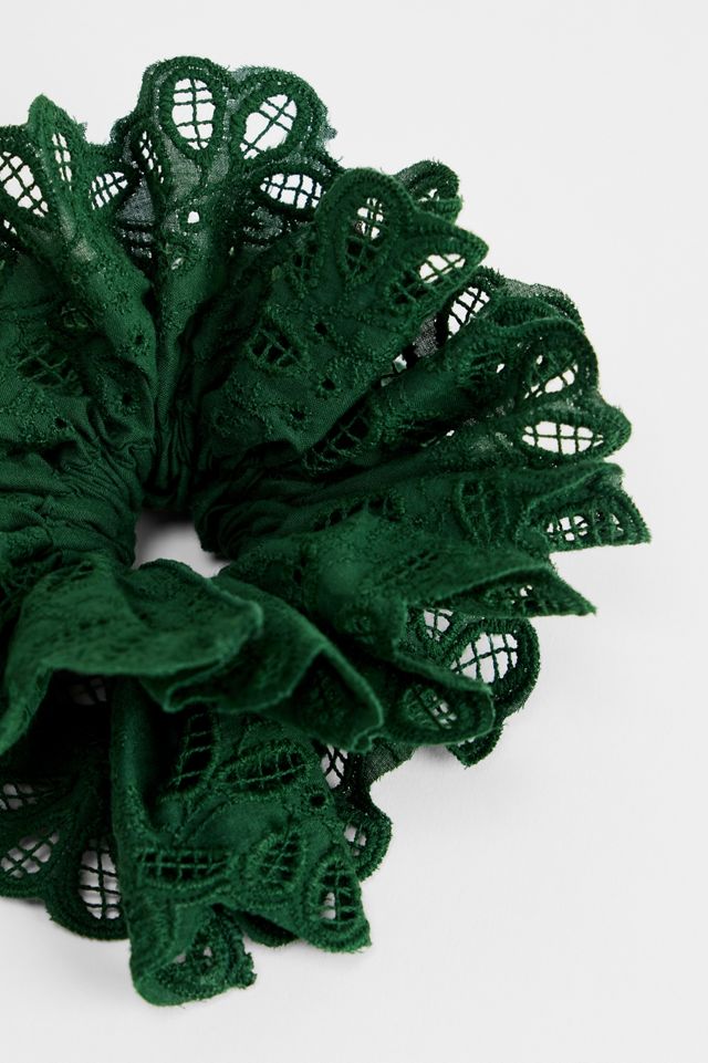 UO Delicate Lace Scrunchie #2