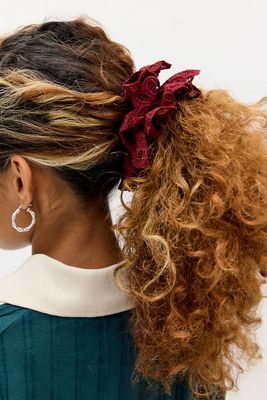 UO Delicate Lace Scrunchie