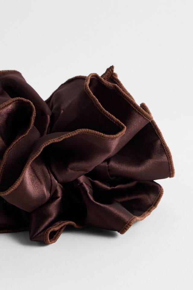 UO Rüschen-Scrunchie aus Satin #2
