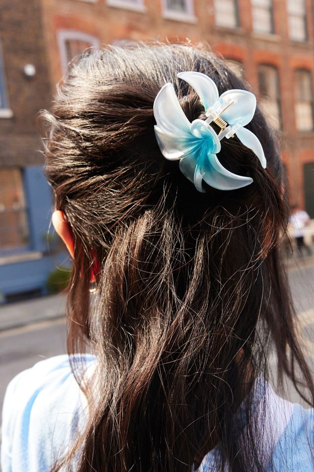 Tropical Flower Claw Clip | Urban Outfitters UK display picture 3