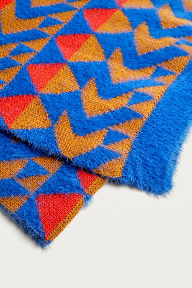Urban Outfitters – Deckenschal im Geodesign #3