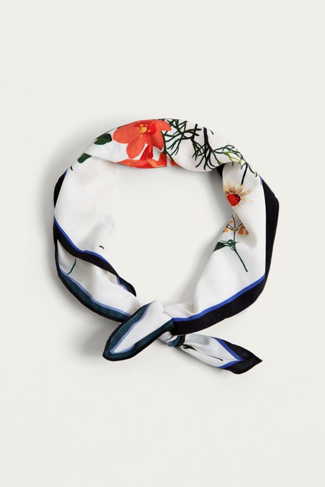UO Floral Ivory Paisley Bandana #1