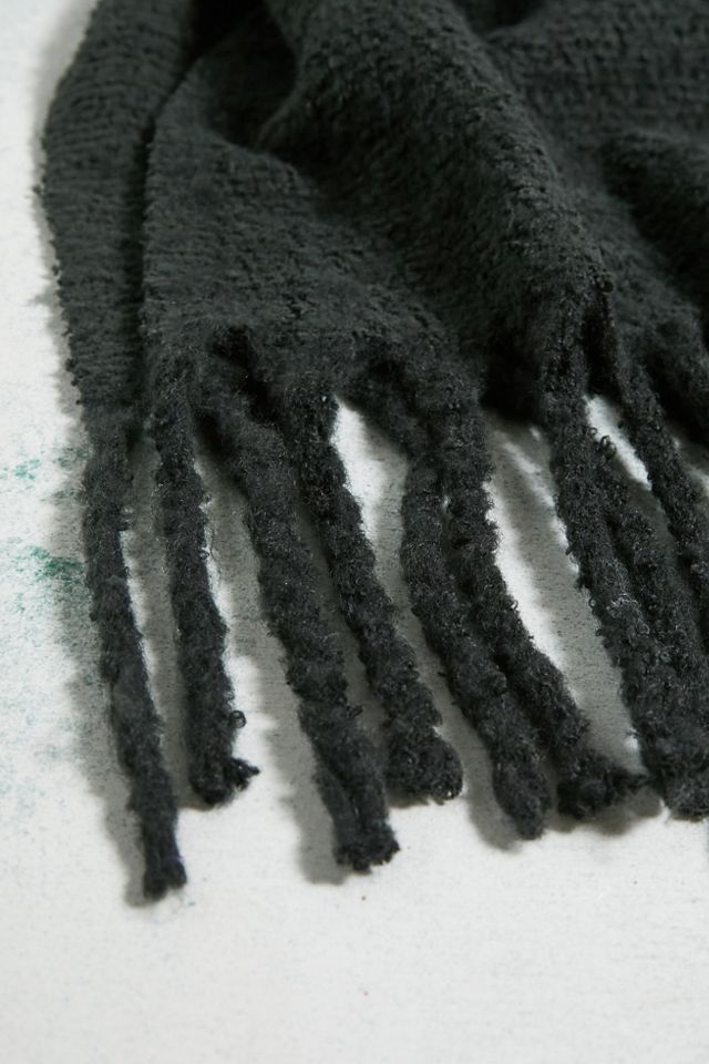 UO Boucle Blanket Scarf #4