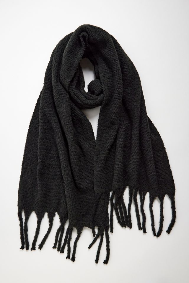UO Boucle Blanket Scarf #1