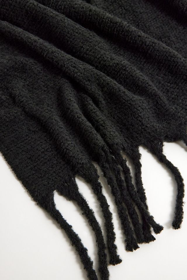 UO Boucle Blanket Scarf #4
