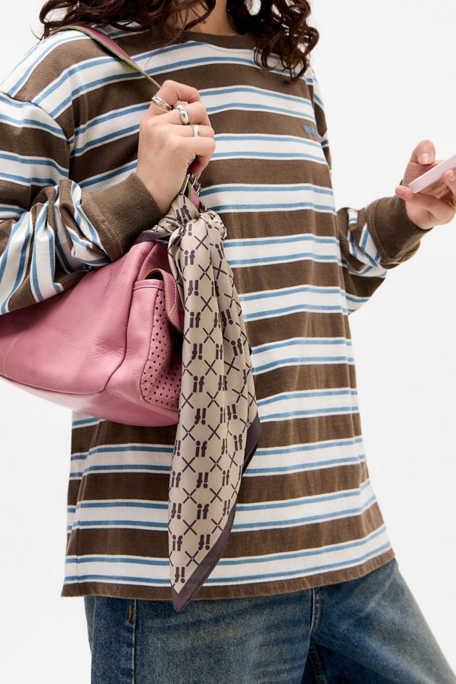iets frans... Foulard en soie monogrammé #2