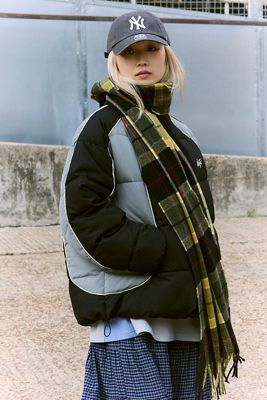 UO Helena Check Woven Scarf