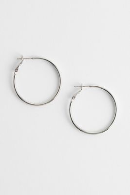 Silence + Noise Boucles d'oreilles créoles effilées