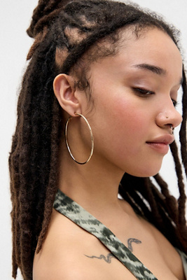 Boucles d'oreilles créoles XL gravées taille: TAILLE UNIQUE - Silence + Noise - Modalova