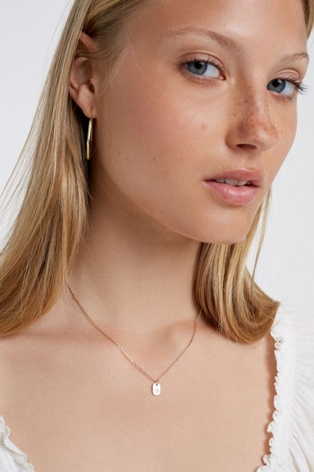 Collier avec petit pendentif doré initiale A #1