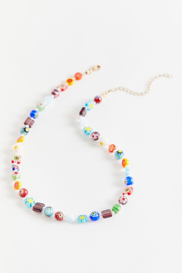 Collier ras du cou avec des perles en verre #1