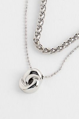 Collar con Colgante de Círculo de Cadena Silence + Noise