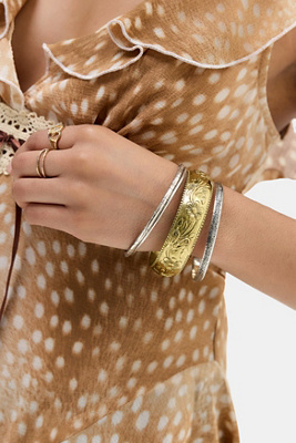Silence + Noise Floral Etched Bangle
