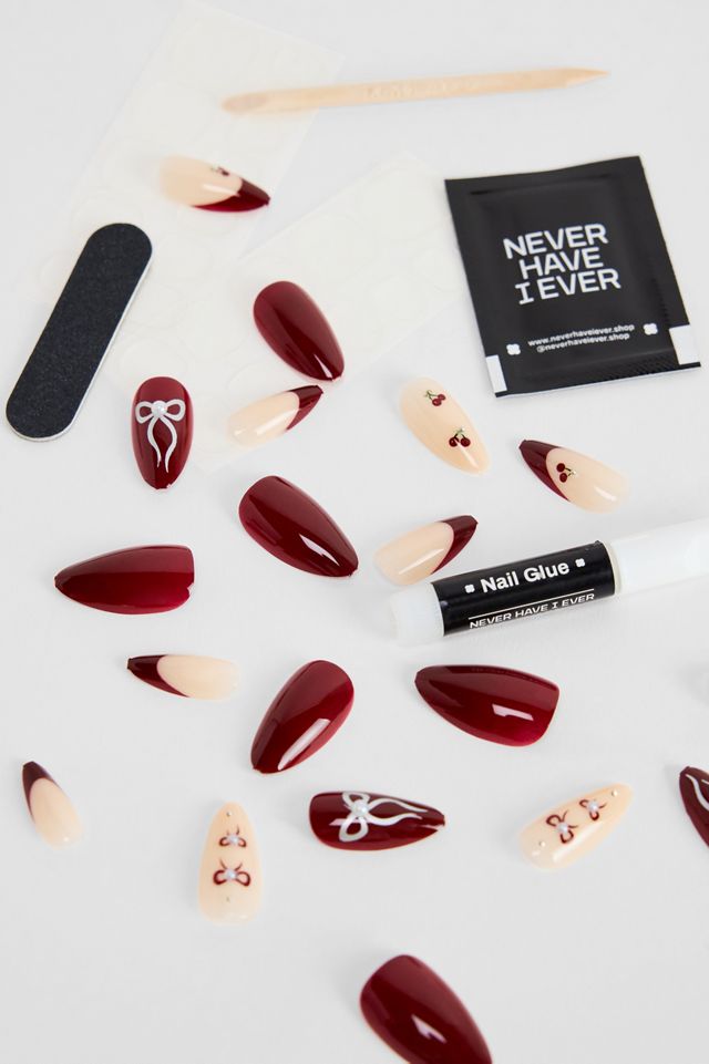 Never Have I Ever Faux ongles pressés cerise #2