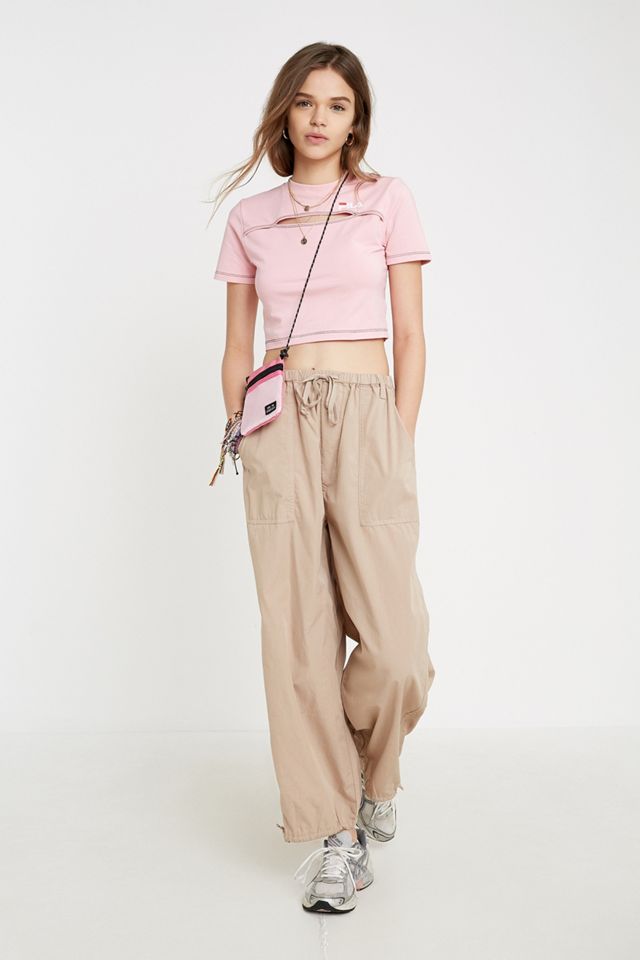 Fila – Crop Top in Rosa mit Schlüssellochausschnitt #2