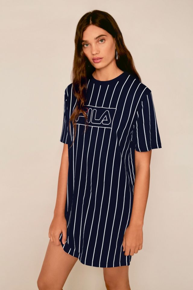 Fila t 2024 shirt kleid