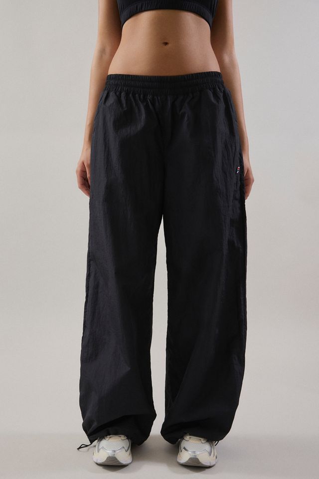 FILA x HAILEY Schwarze Crinkle-Hose #1