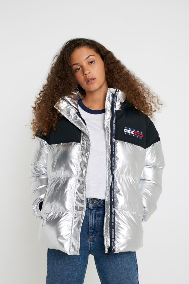 Tommy jeans cheap silver puffer jacket