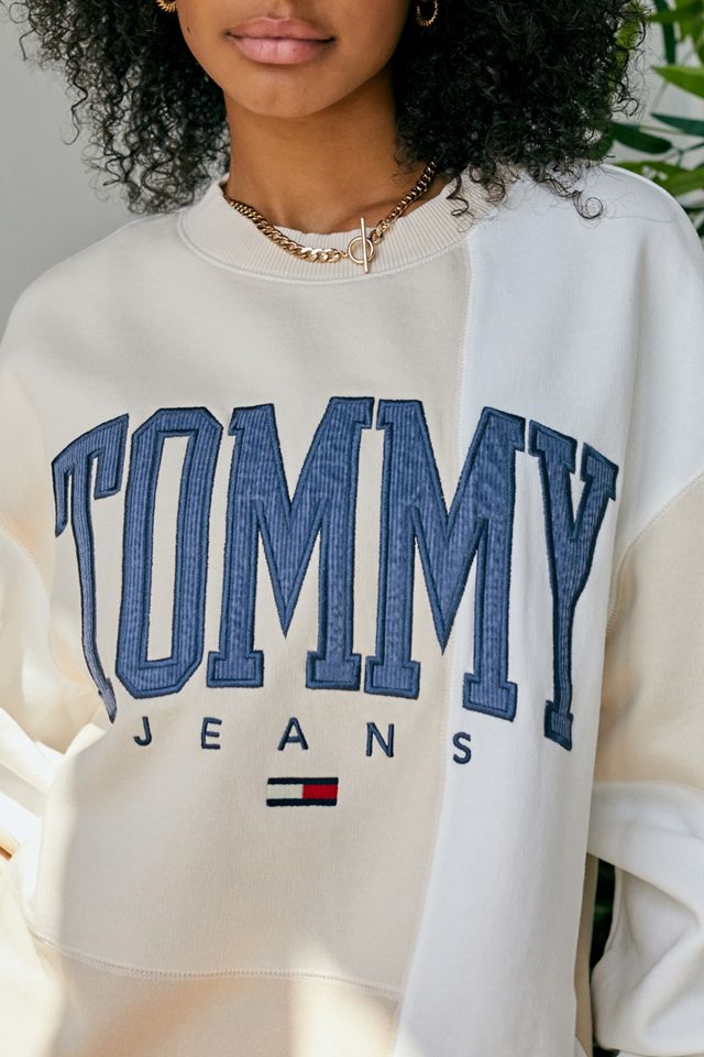 Tommy Jeans – College-Sweatshirt in Ecru mit Rundhalsausschnitt #2