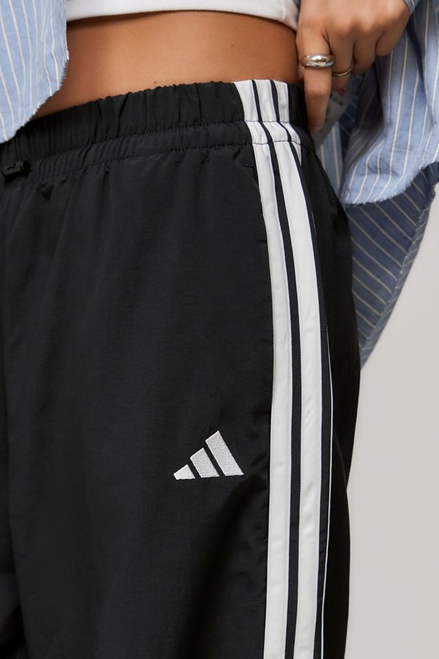 adidas Gewebte 3-Streifen Trainingshose #1