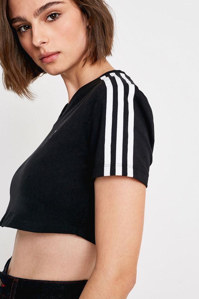 【ADIDAS ORIGINALS】★VNECK CROPPED TSHIRT★正規品★ adidas Originals Black Cropped V-Neck T-Shirt | Urban