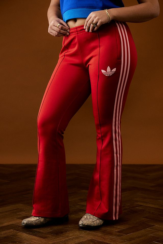 pompa Aleta Mentalidad adidas House Of Originals Red Flare Track Pants | Urban Outfitters ES