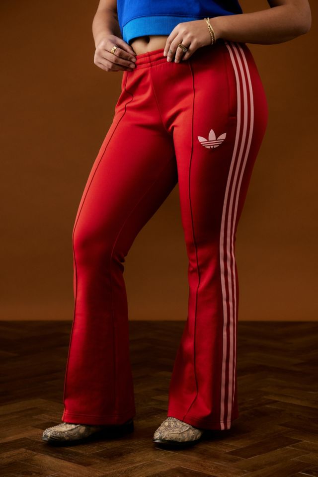 Especializarse escarcha cadena adidas House Of Originals Red Flare Track Pants | Urban Outfitters ES