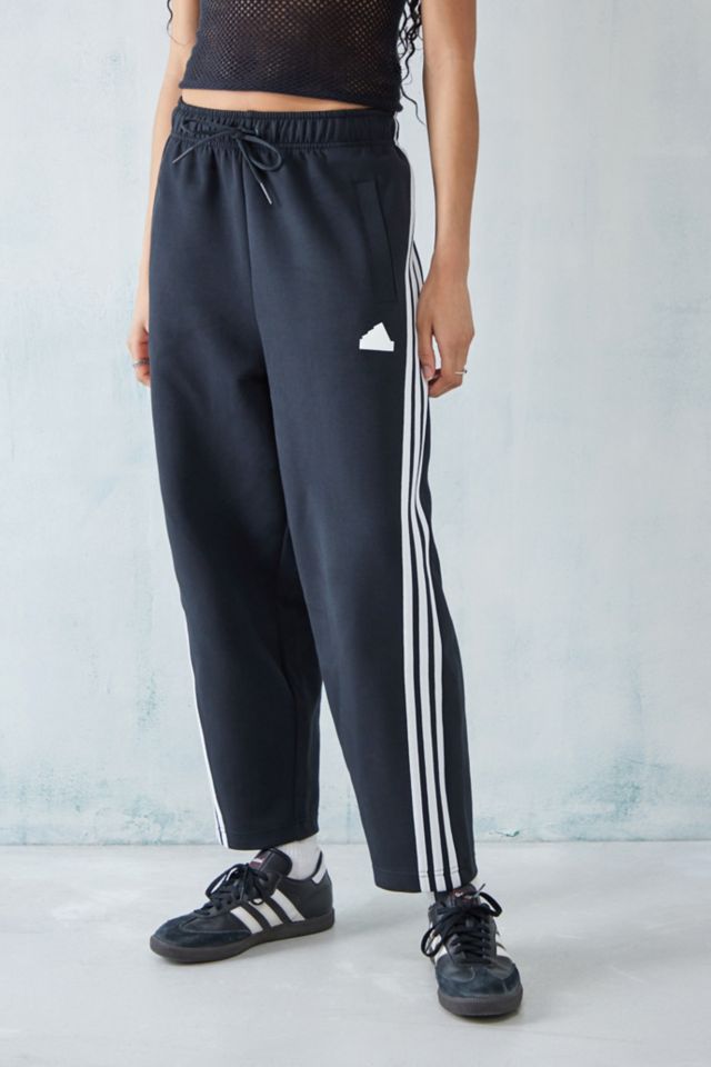 Adidas best sale striped joggers