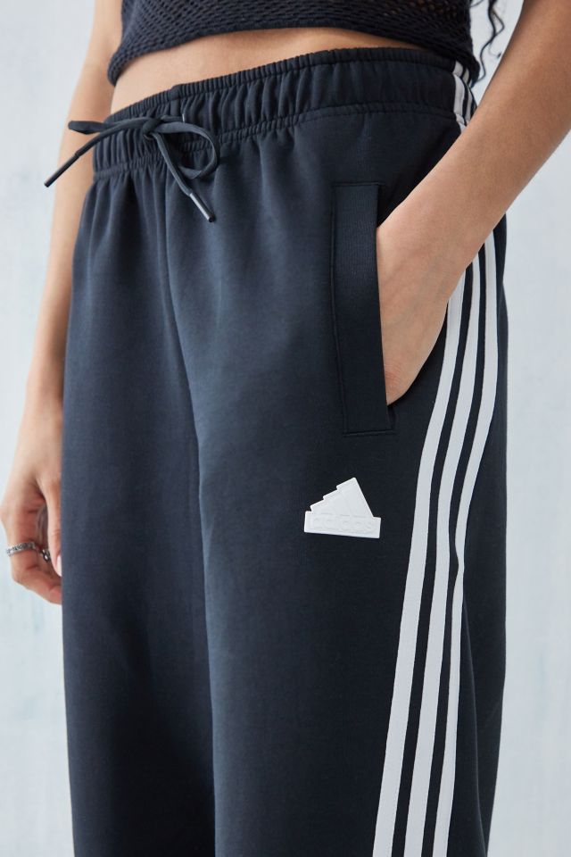 Adidas joggers hot sale urban outfitters